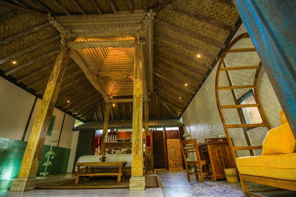 Royal Villa - Photo 13