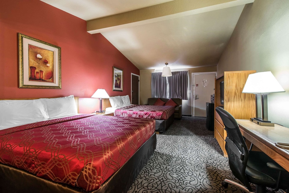 Standard Room, 2 Queen Beds, Non Smoking