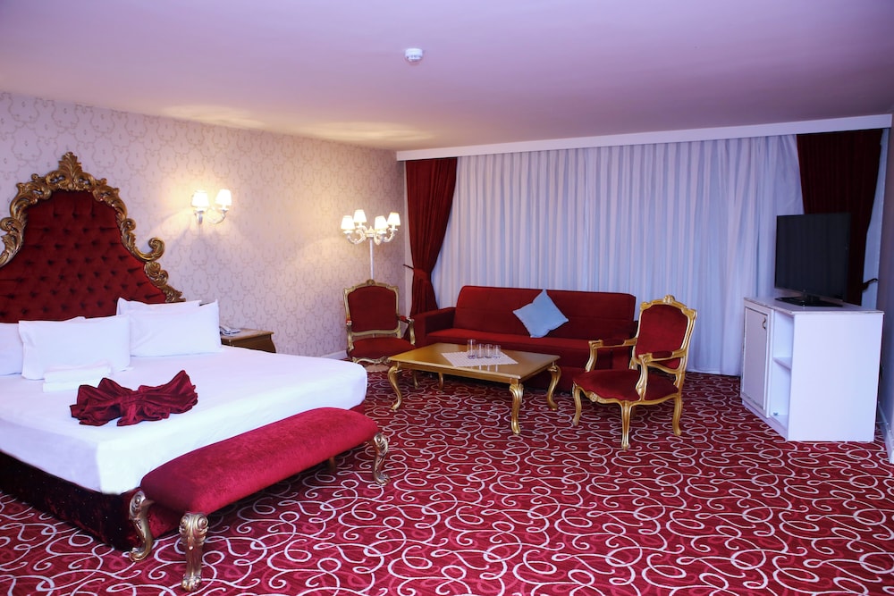 Deluxe Suite photo 1