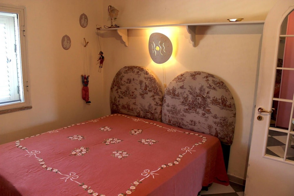 Apartment, 3 Bedrooms, 2 Bathrooms photo 2