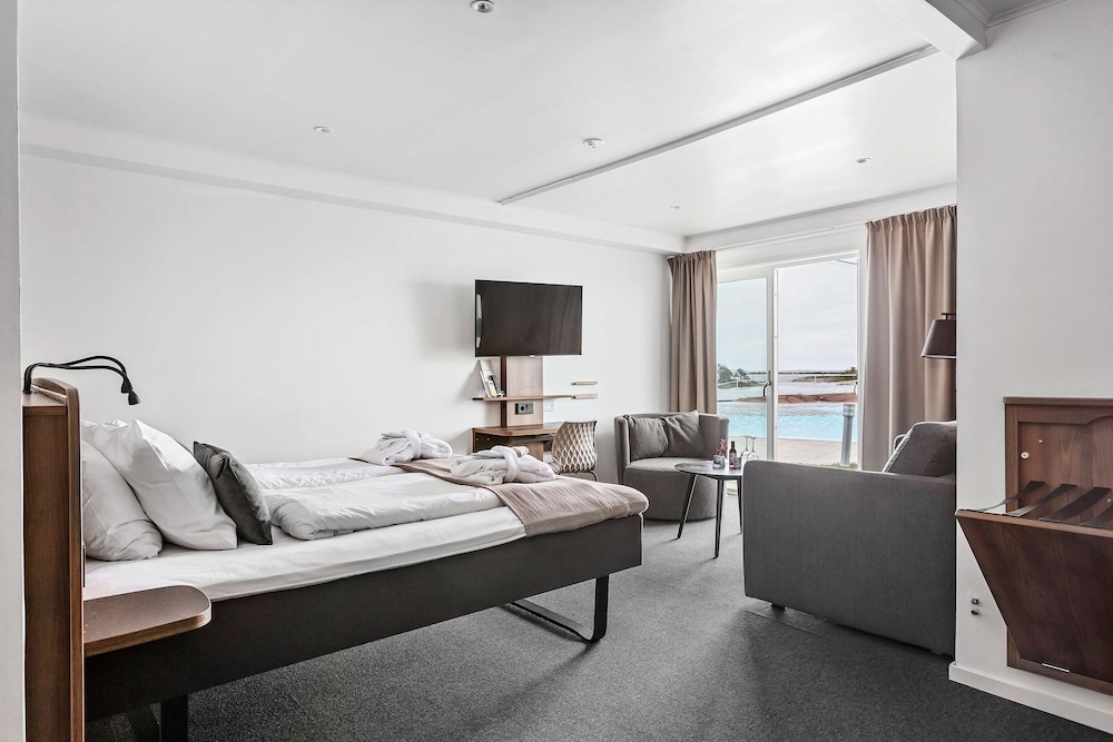 Suite, Multiple Beds, Non Smoking, Sea View - Photo 6