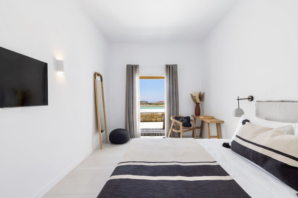 Deluxe Double Room with Horizon View - Upper Floor photo 1