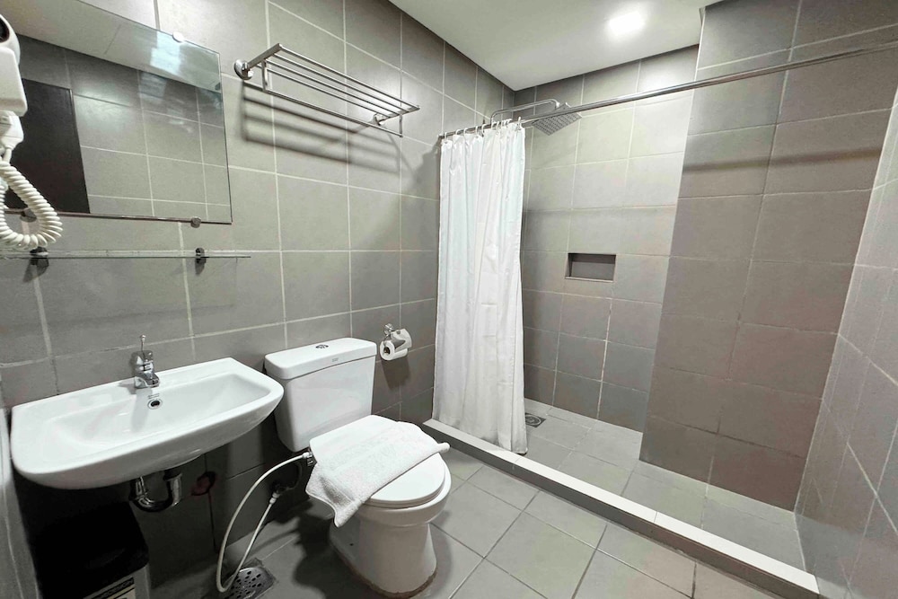 Quadruple Room - Photo 2