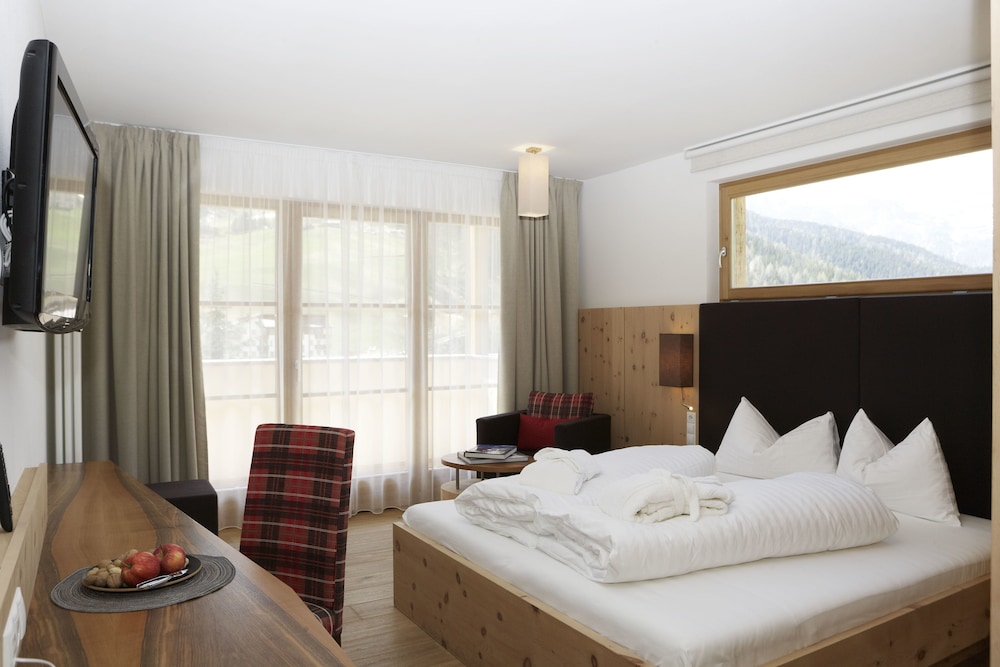 Deluxe Double Room, Balcony photo 3