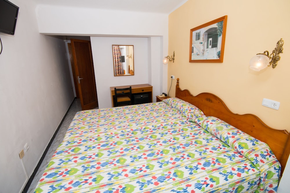 Premium Double or Twin Room - Photo 2