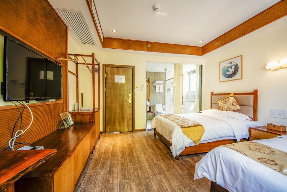 Standard Twin Room, Mountain View photo 3