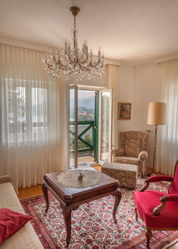 Junior Triple Room, Lake View photo 2