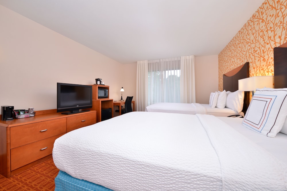 Room, 2 Double Beds (Hearing Accessible) - Photo 2