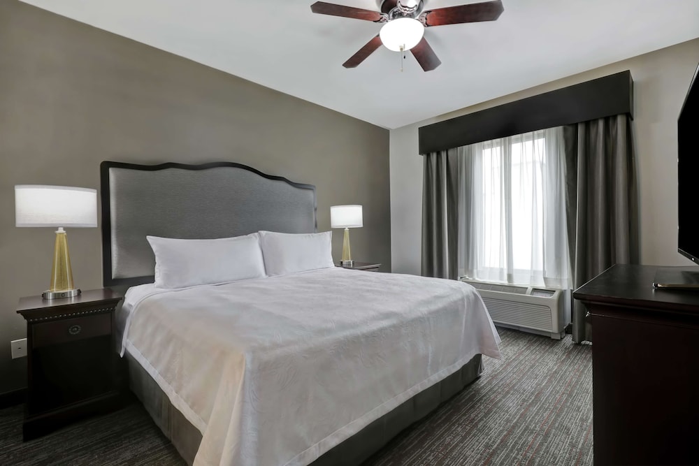 Suite, 1 King Bed, Accessible, Non Smoking (Mobility & Hearing, Roll-in Shower) - Photo 1