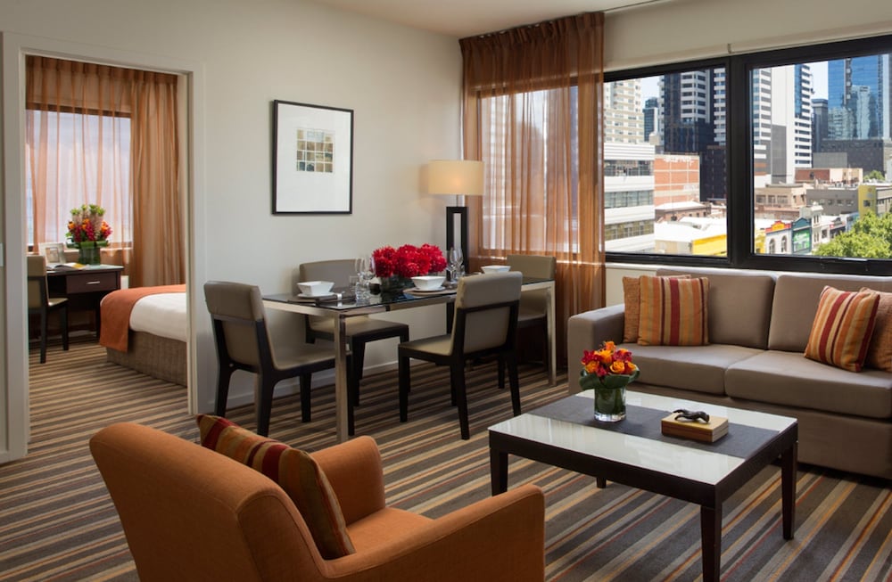 Two Bedroom Executive Apartment - Photo 3