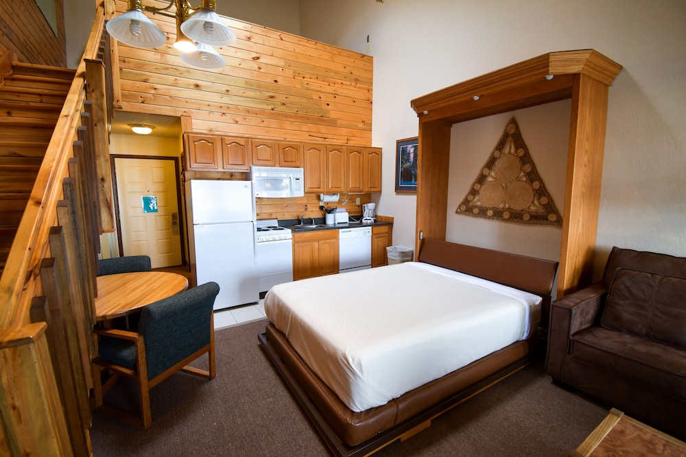 Loft (No Air Conditioning) - Photo 19