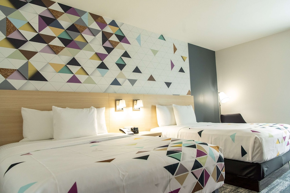 Room, 2 Queen Beds, Accessible, Non Smoking (Mobility) - Photo 1