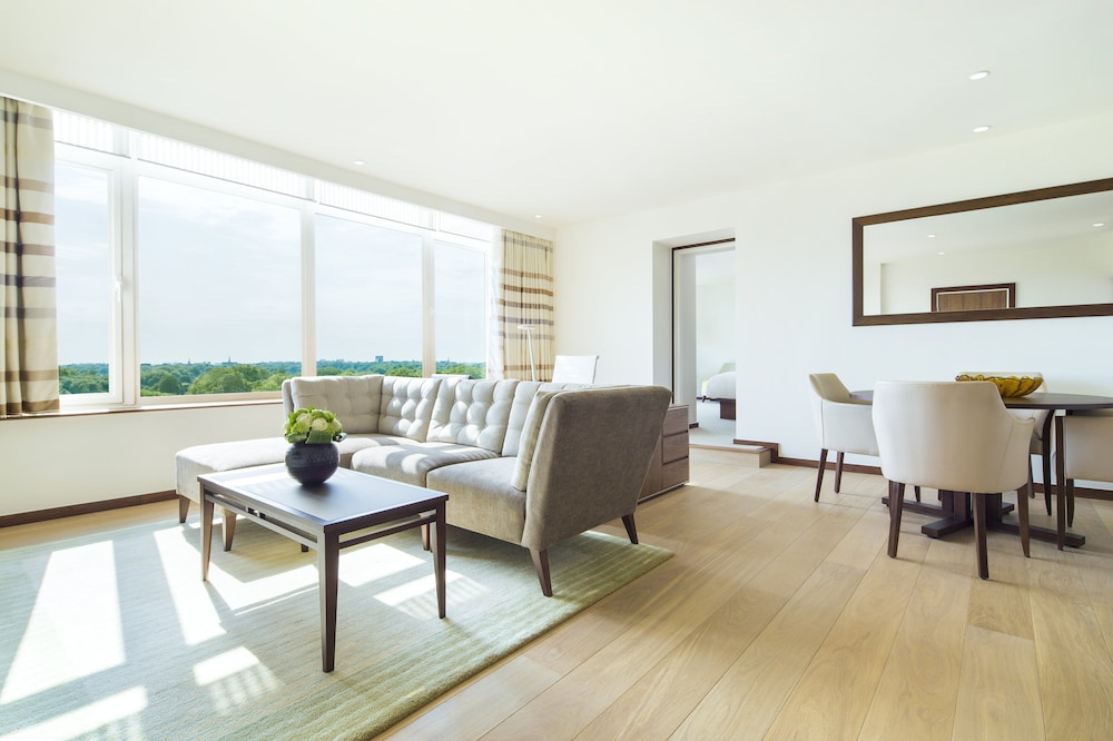 Penthouse (Penthouse Suite,10)
