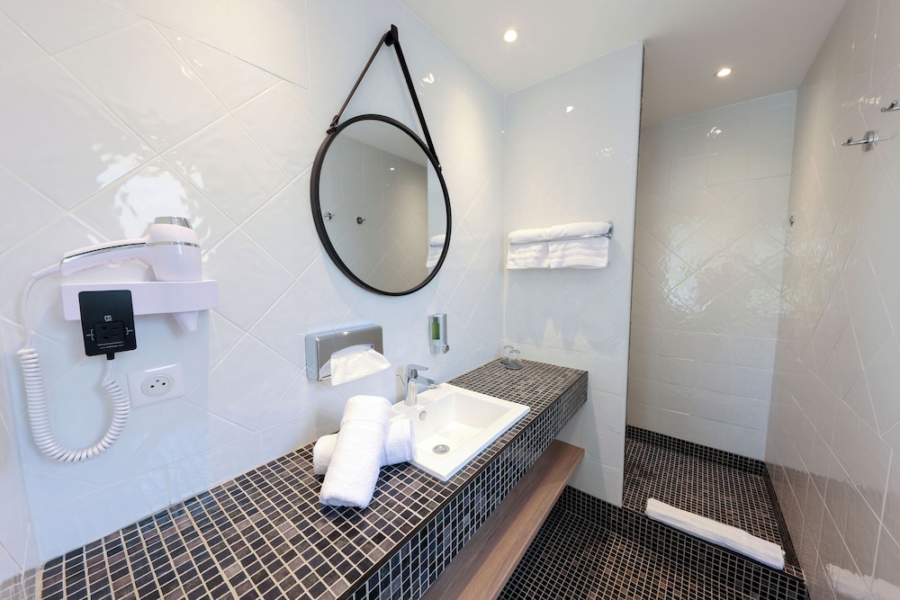 Comfort Double Room, Balcony, City View or Country View - Photo 12