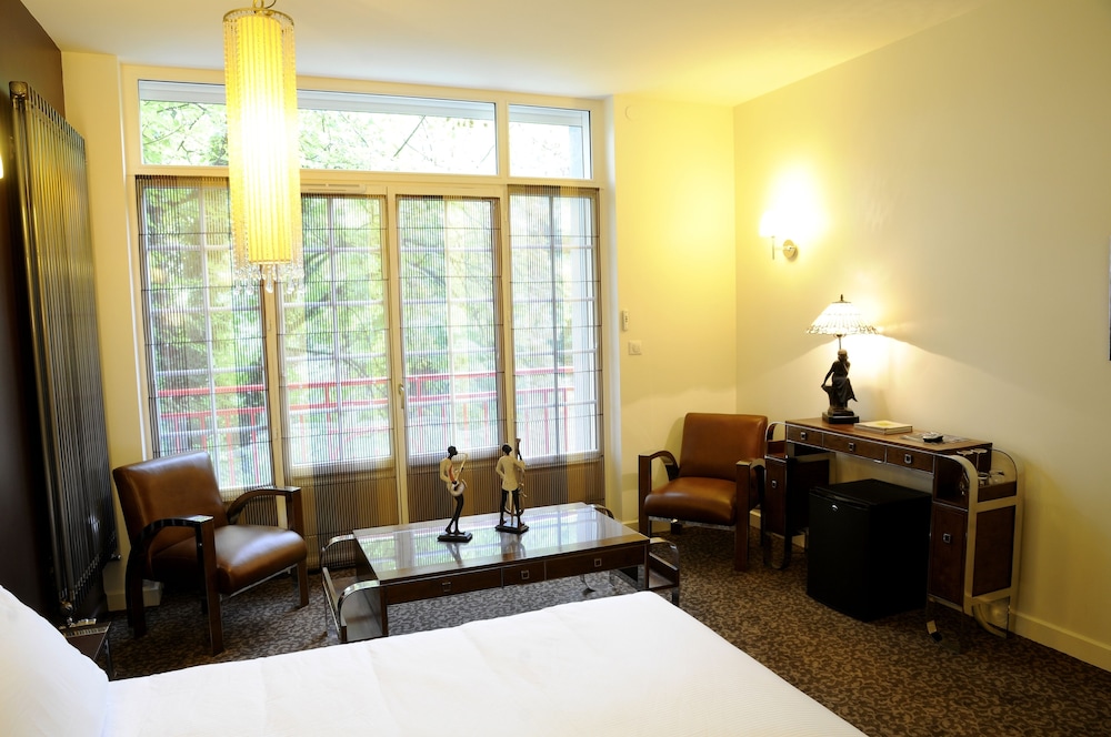 Premium Double Room, 1 Queen Bed, Non Smoking, River View photo 2