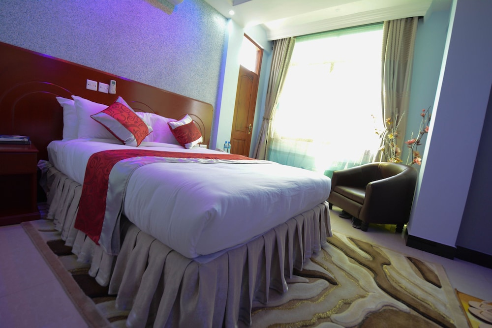 Executive Room (4)