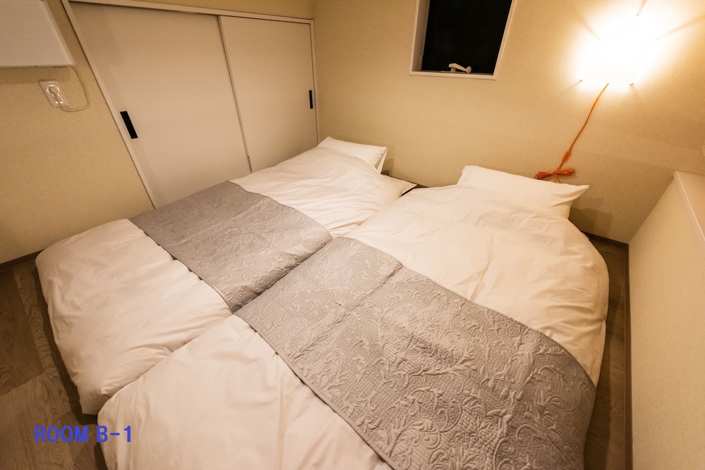 2 Bedrooms Townhouse B-1 thumbnail 5
