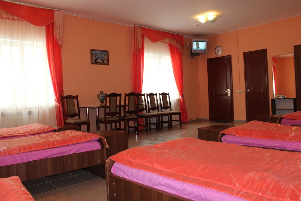 Dormitory Room (6 Adults)