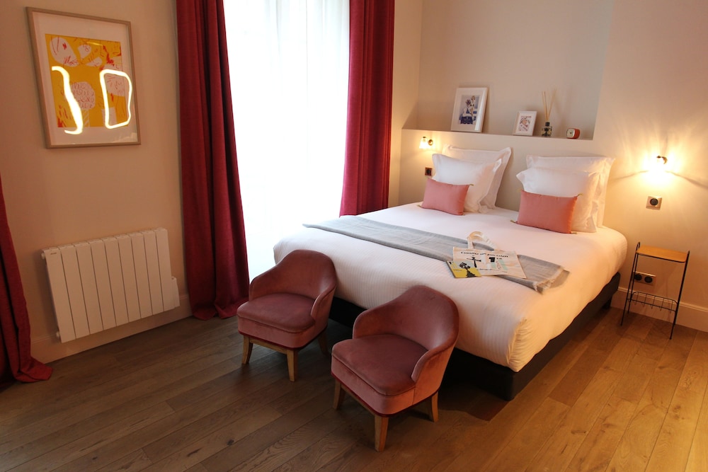 Deluxe Double or Twin Room