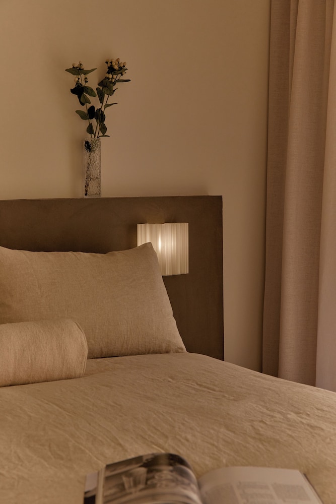 Deluxe Apartment, 1 Queen Bed, Garden View