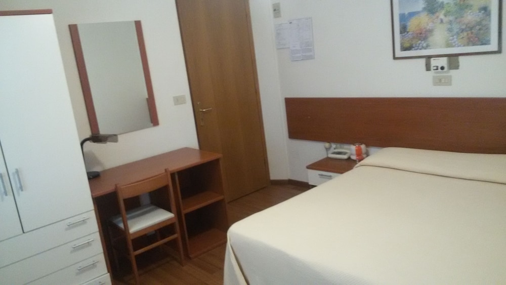 Basic Double Room - Photo 6