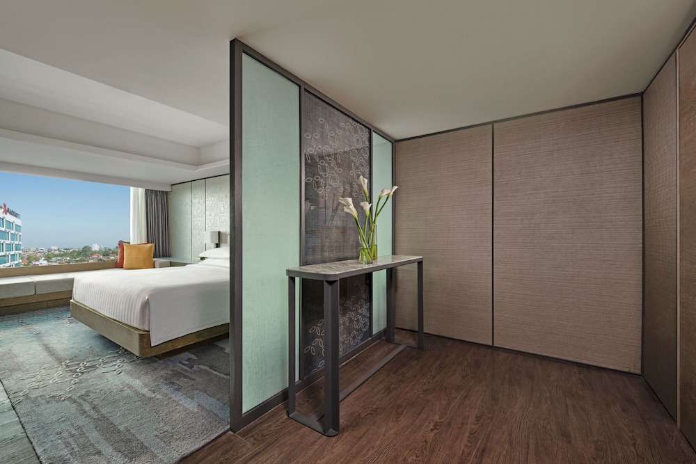 Junior Suite, 2 Twin Beds photo 3