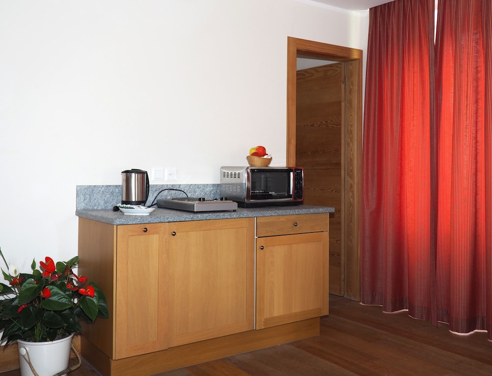Apartment, 2 Bedrooms, Kitchenette, Annex Building