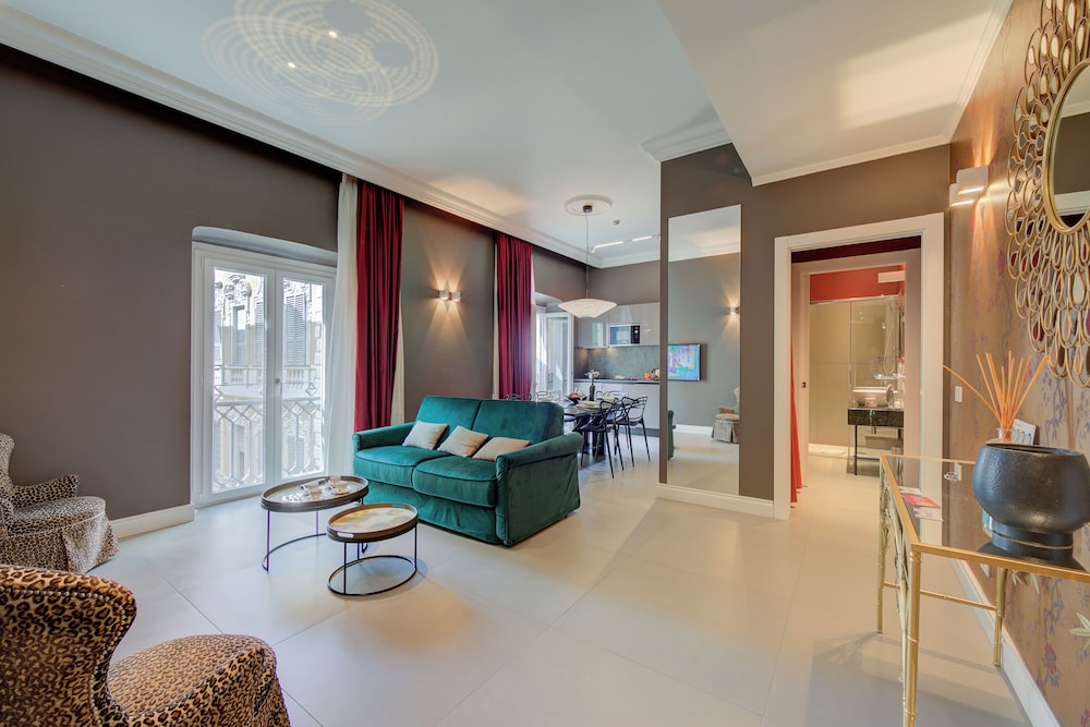 Honeymoon Apartment, 2 Bedrooms, 2 Bathrooms, Sea Facing (Boutique Central Patty)