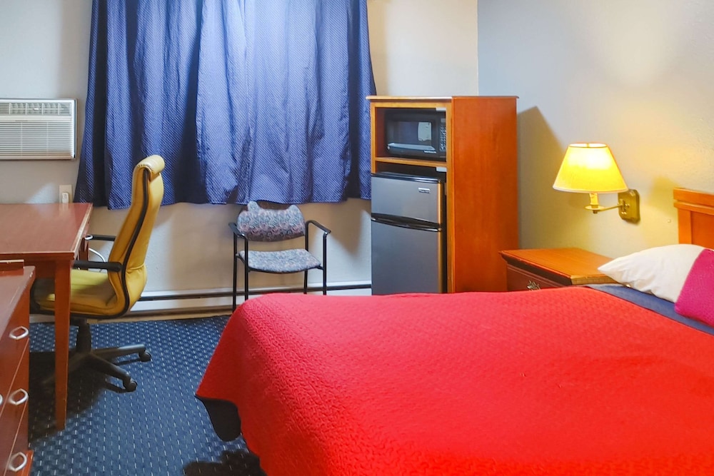 Standard Room, 1 Queen Bed, Non Smoking - Photo 1