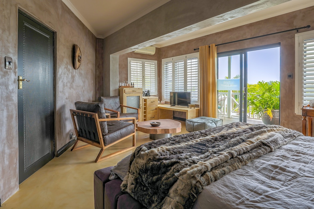 Mountain view room photo 2