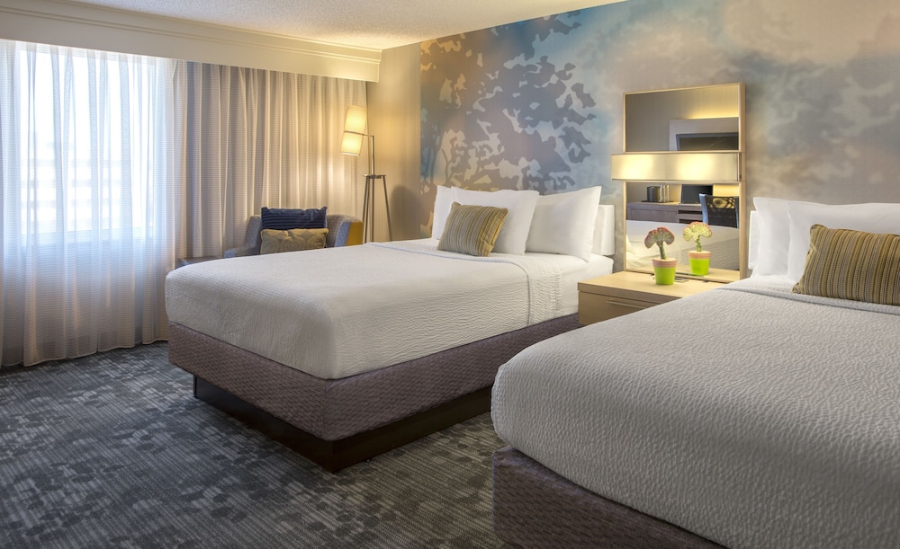 Room, 2 Queen Beds, Non Smoking - Photo 2