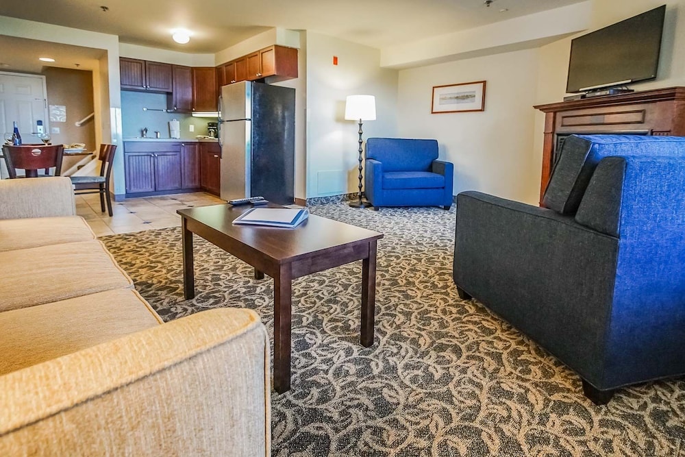 Deluxe Condo, 1 King Bed with Sofa bed, Accessible photo 1