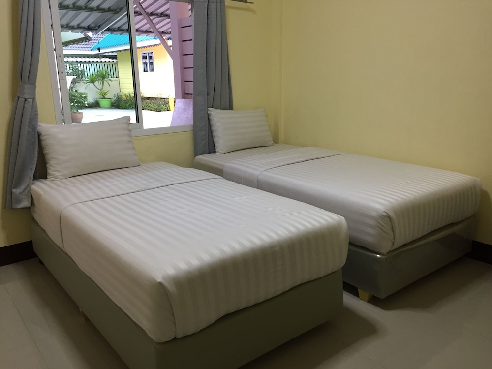 Standard Twin Room photo 3