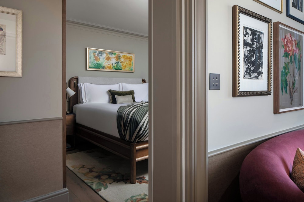 Parlour Suite, 1 King (Previous Royal Suite) photo 1