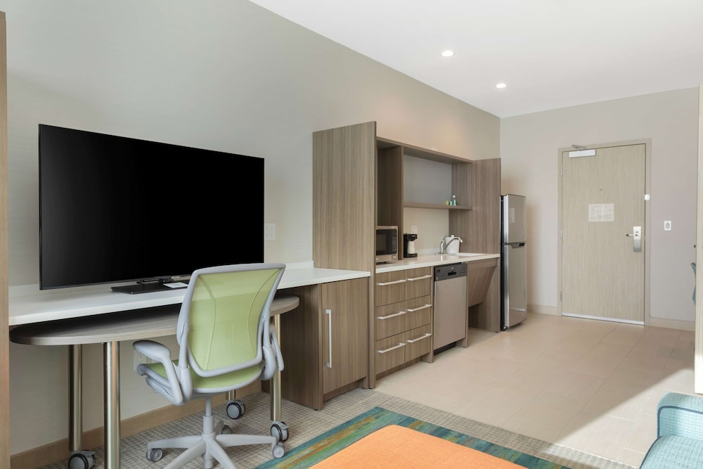 Suite, 2 Queen Beds, Accessible (Hearing) - Photo 1