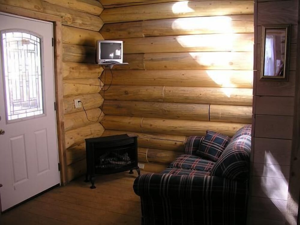 #19, Swedish, 2 bed
