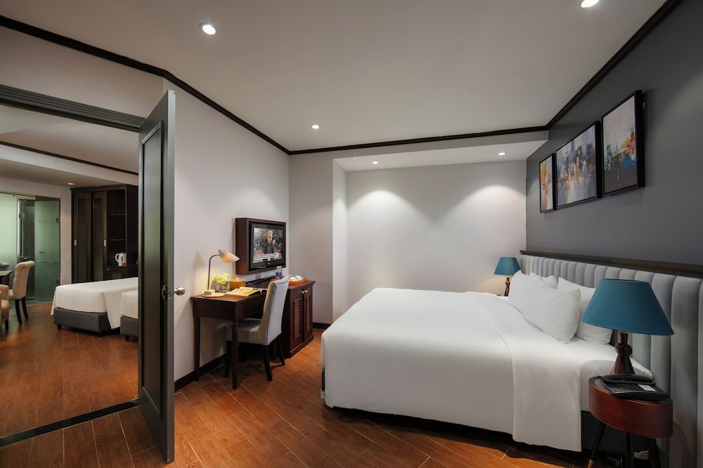 Executive Suite, City View