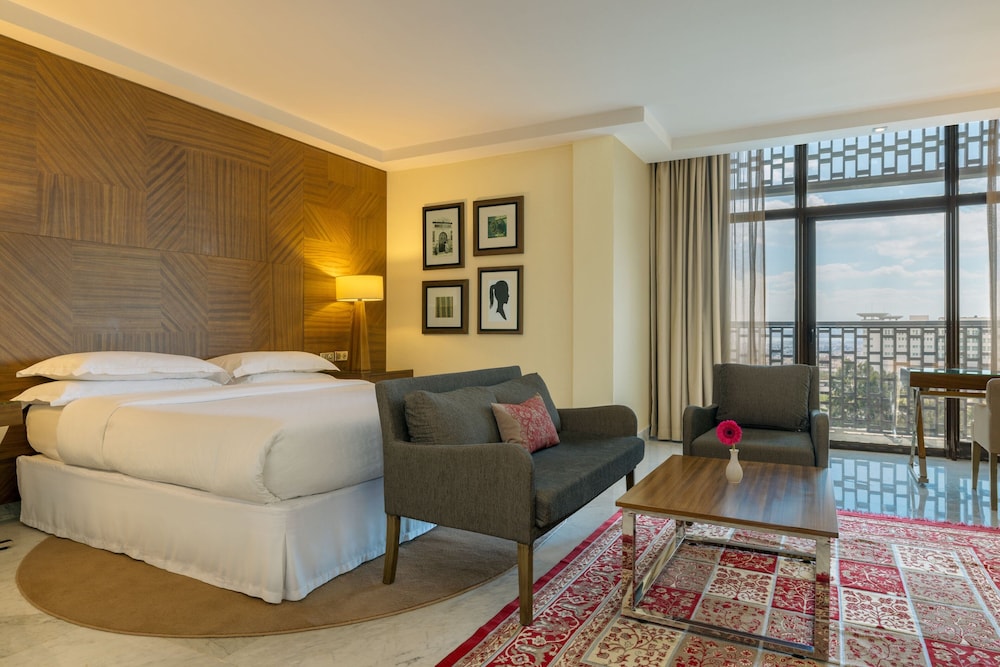 Junior Suite, 1 King Bed, Ocean View (Balcony) - Photo 1