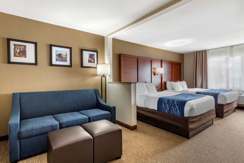 Suite, 2 Queen Beds, Non Smoking - Photo 1