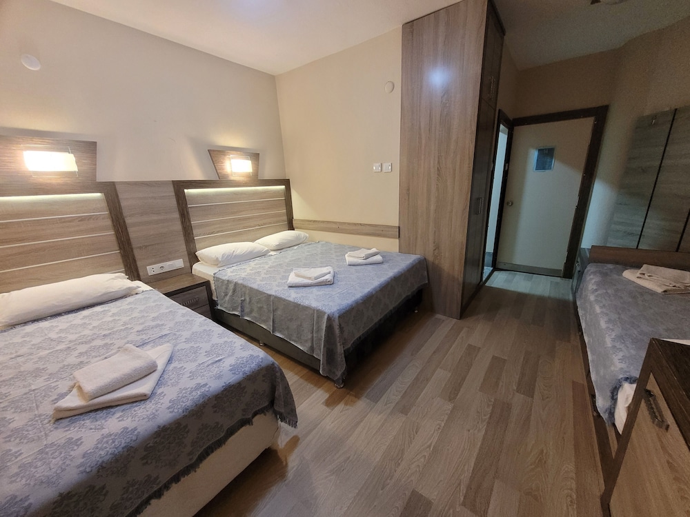 Standard Triple Room photo 3