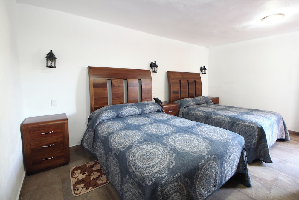 Standard Room, 2 Double Beds photo 1