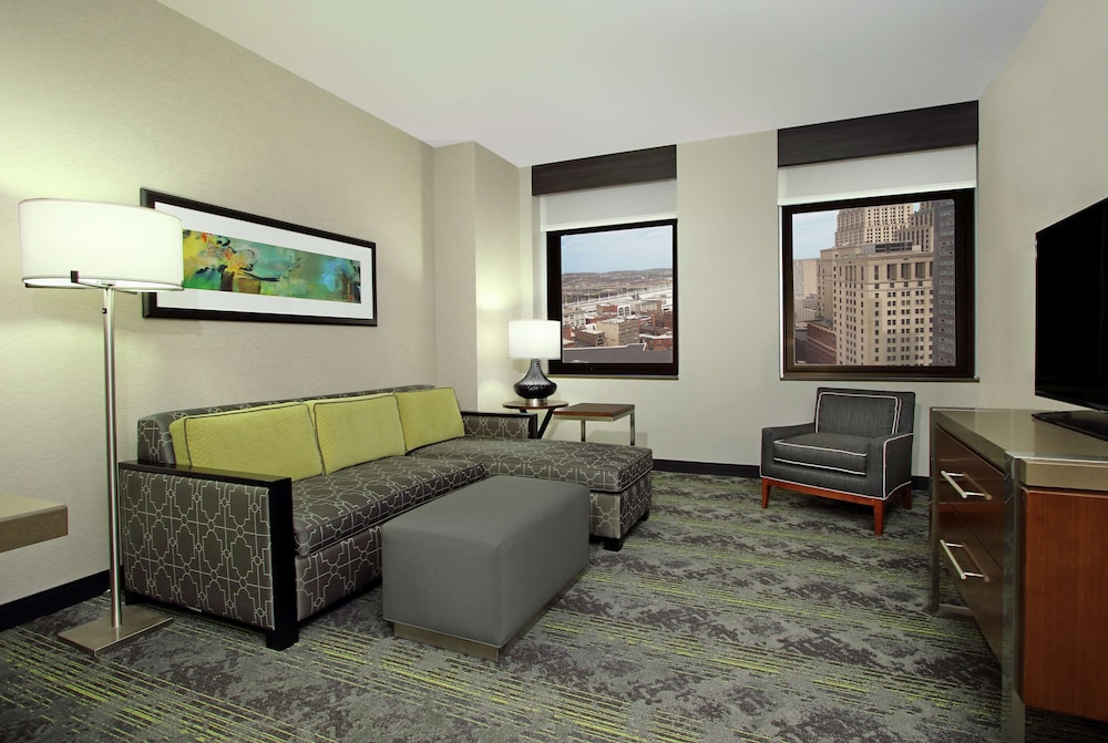 Suite, 1 King Bed, Non Smoking (Larger Suite) photo 3