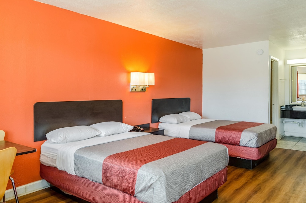 Deluxe Room, 2 Double Beds, Non Smoking, Refrigerator & Microwave photo 1
