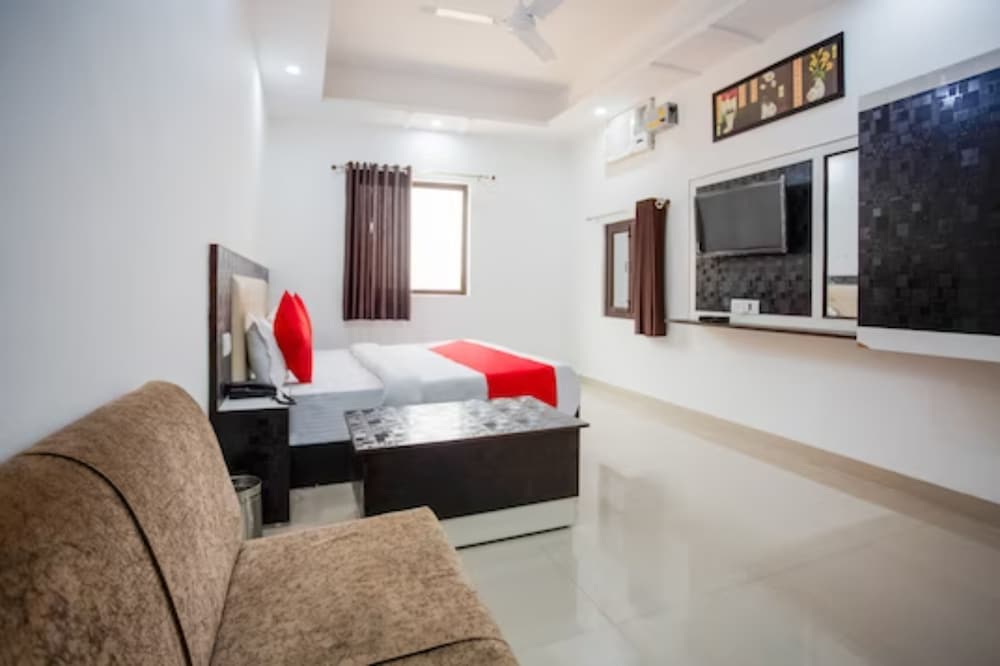 Classic Double Room, Multiple Beds, City View