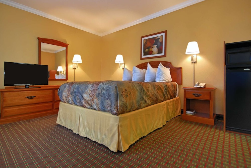 Room, 1 Queen Bed, Smoking photo 1