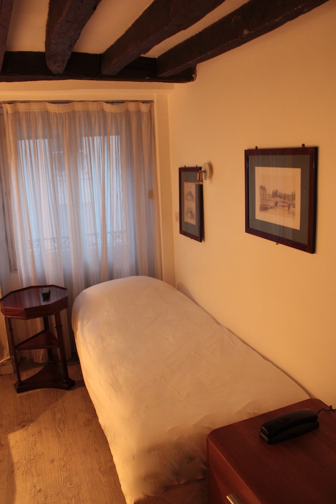 Double or Twin Room photo 3