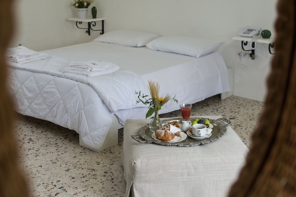 Double Room - Photo 6