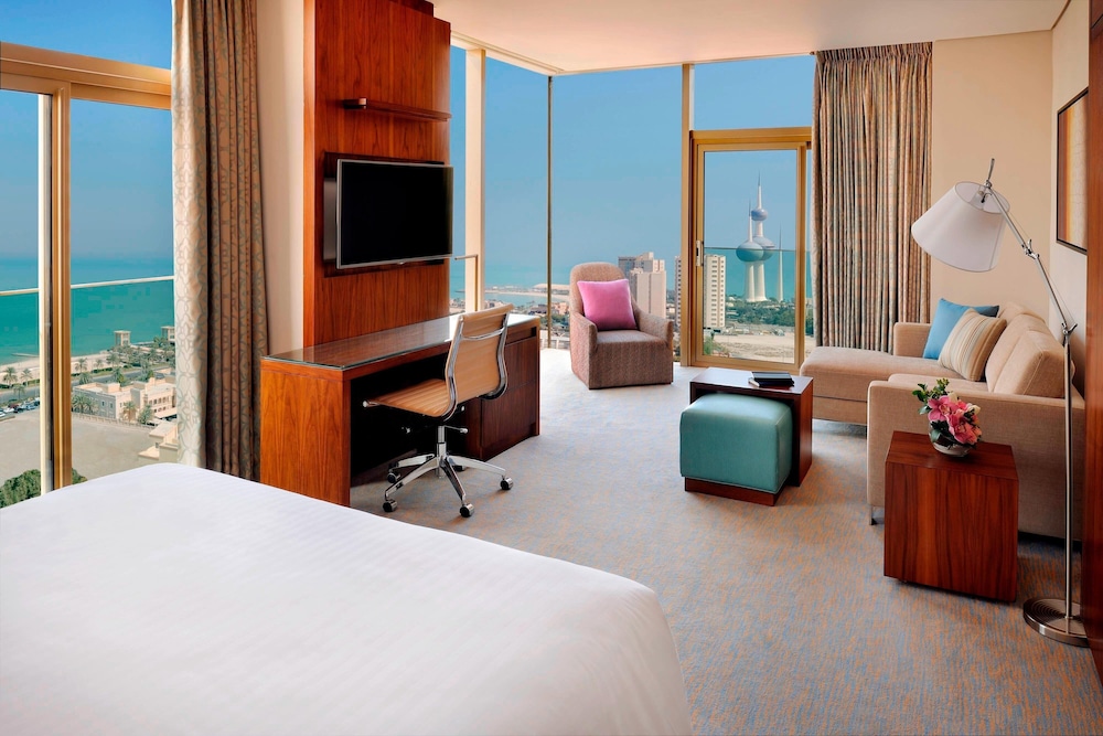 Panoramic Suite, 1 King Bed, Sea View