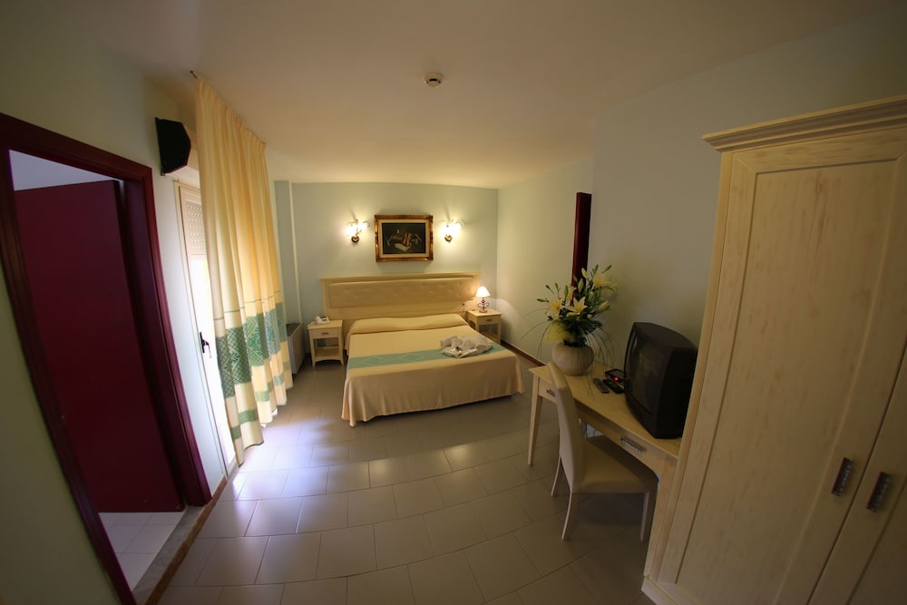 Superior Quadruple Room photo 2