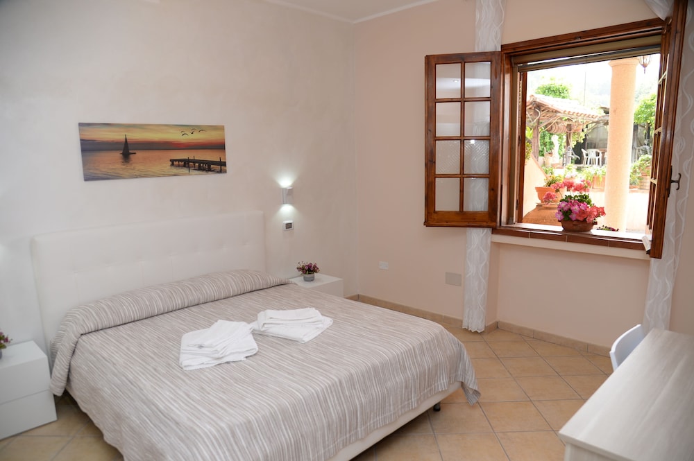 Double Room (Bianca)